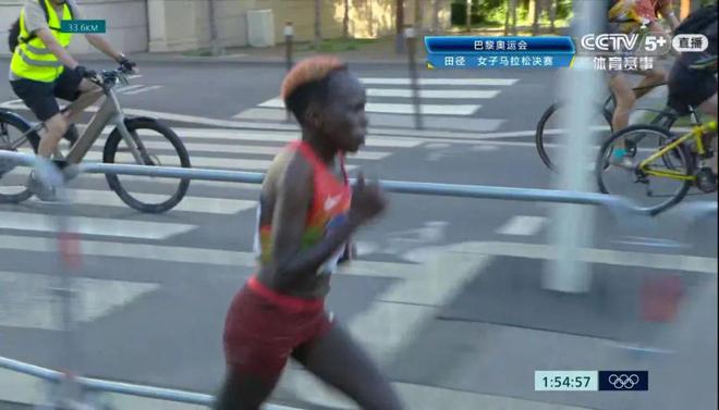 巴黎奥运会女子马拉松丨哈桑2：22：55破纪录冲刺夺冠！(图10)