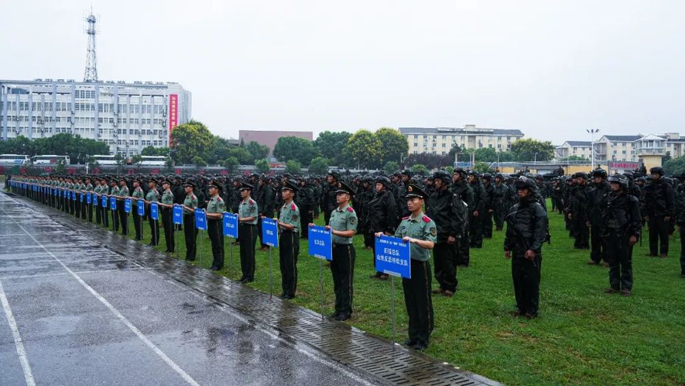 武警部队“巅峰-2024”特战比武拉开战幕(图4)