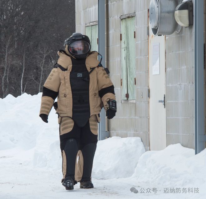 美国海军爆炸物处理小组参加雪蟹演习提高未来北极行动的战备能力(图3)